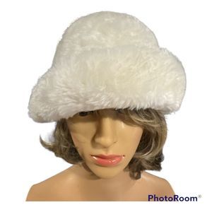 Vintage White Faux Fur  style winter Hat KAPS by Glenoit USA